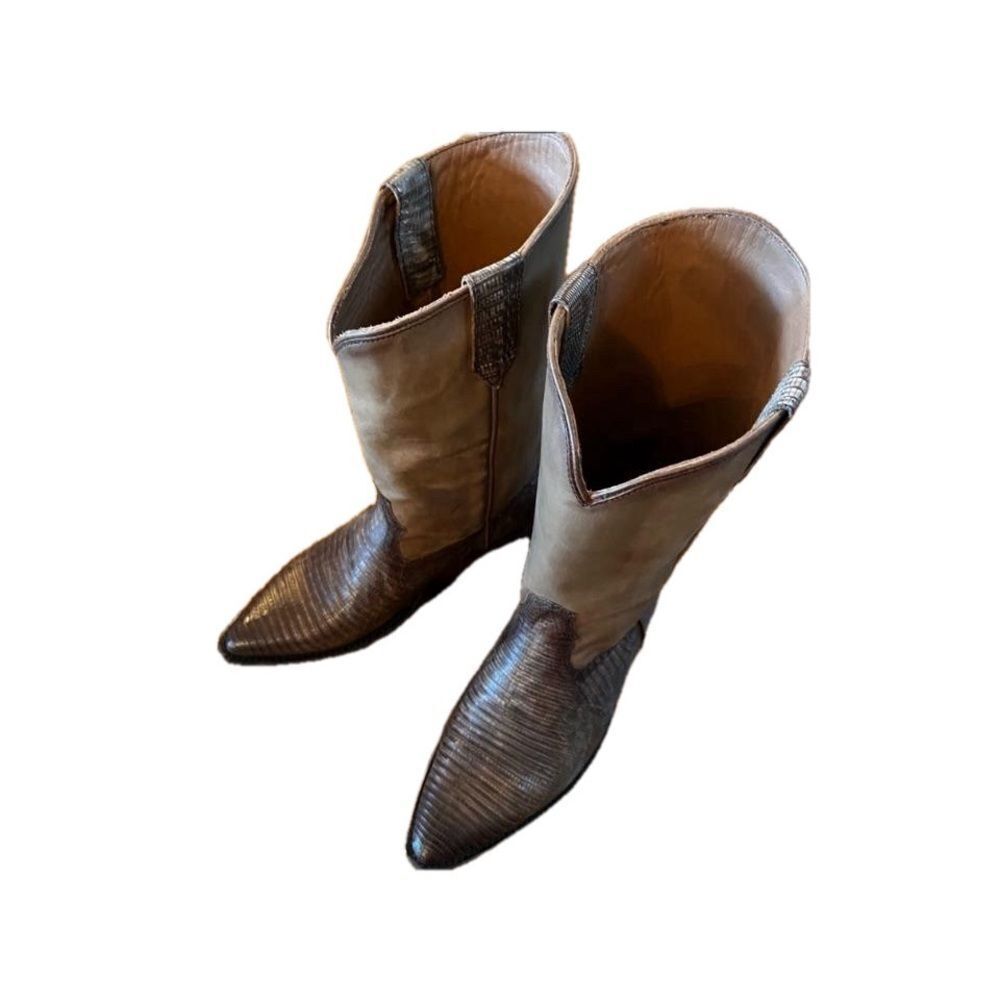 Frye Boots size 8B Pull On Cowboy Boots